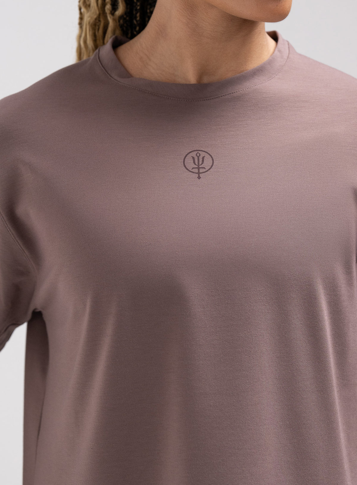 Gesticktes ThruDark Branding
