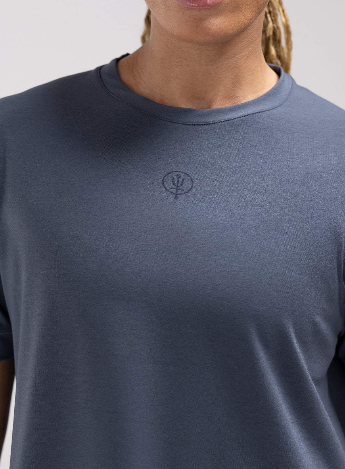 Gesticktes ThruDark Branding
