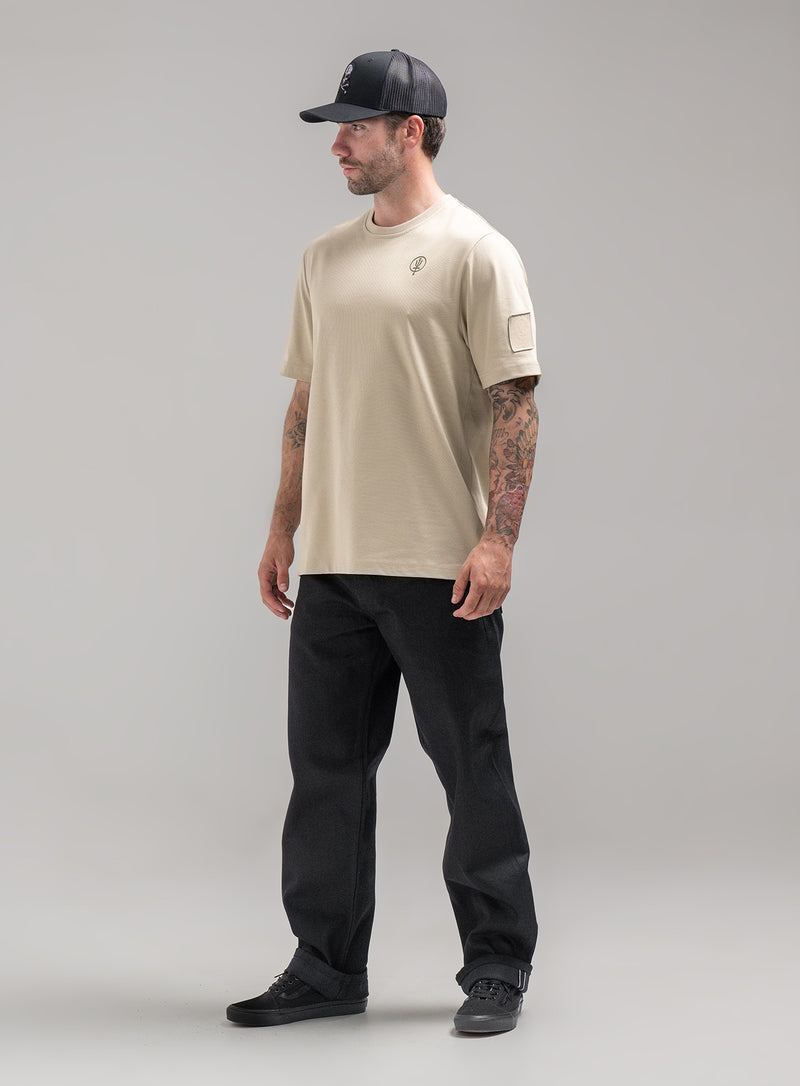 INSIGNIA-T-SHIRT - LOOSE LIPS