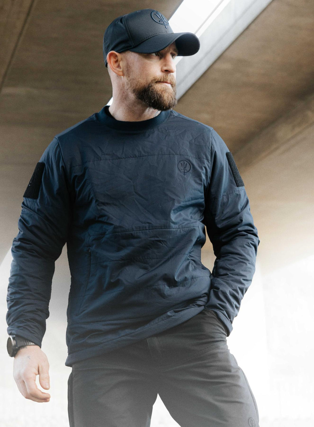 An in the field image of Men's Wraith Crew in Dark Sapphire (ITF)